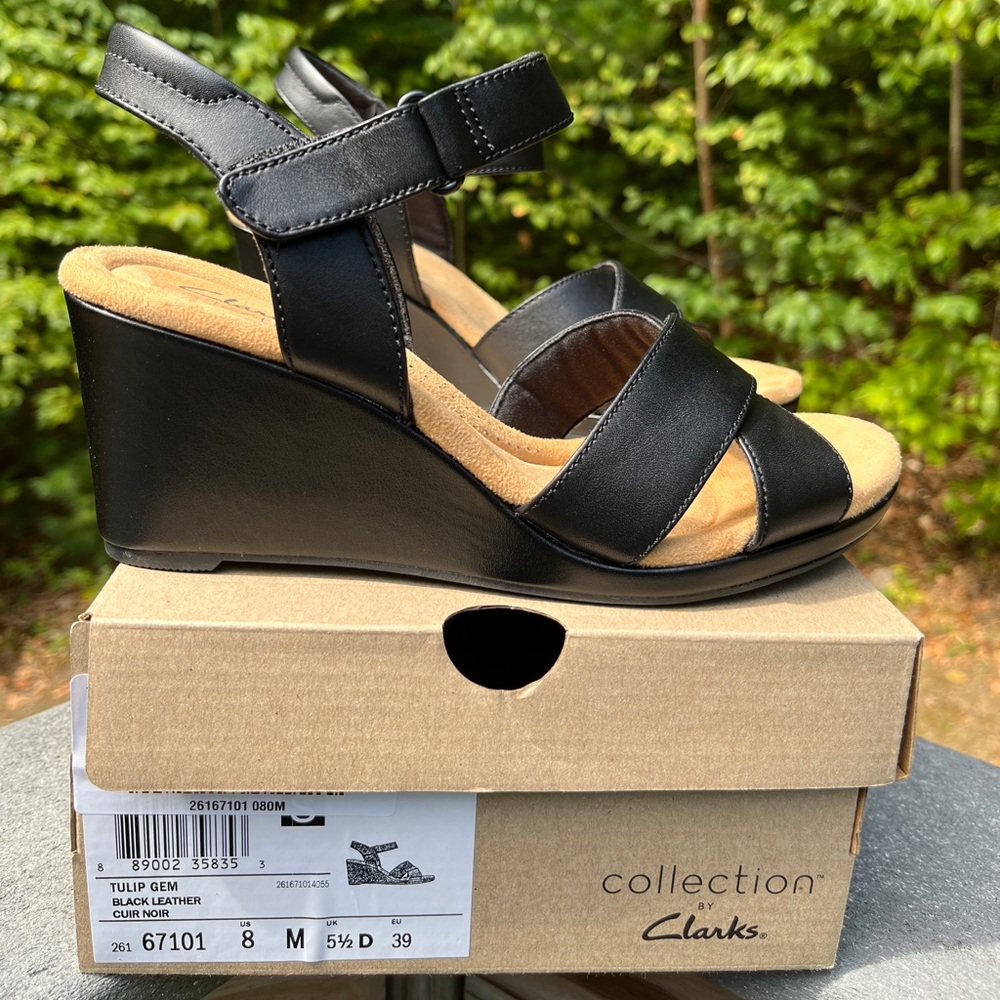 Clarks NIB Tulip Gem Black Leather Womens Size 8 Wedge Sandals Brand New
